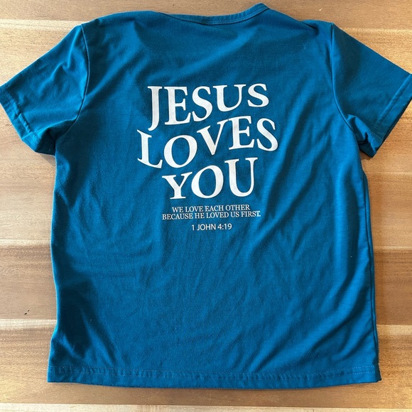 SHEIN Teal Kids Tee with 'Jesus Loves You' Message - Picture 2 of 3